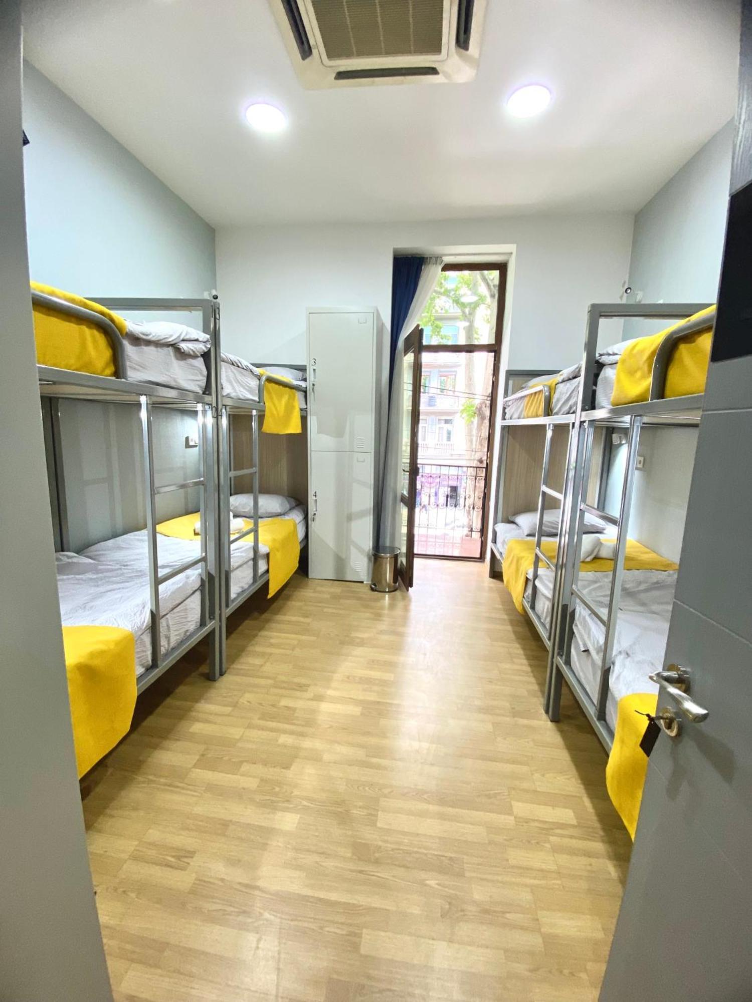 Queen Hostel ティビリシ エクステリア 写真